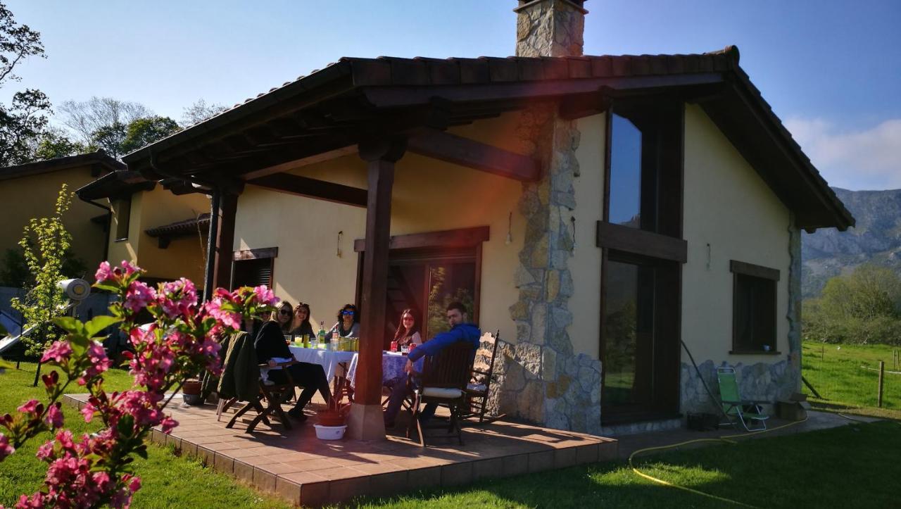 Casas Rurales Entrecastanos Cangas de Onis Exterior photo