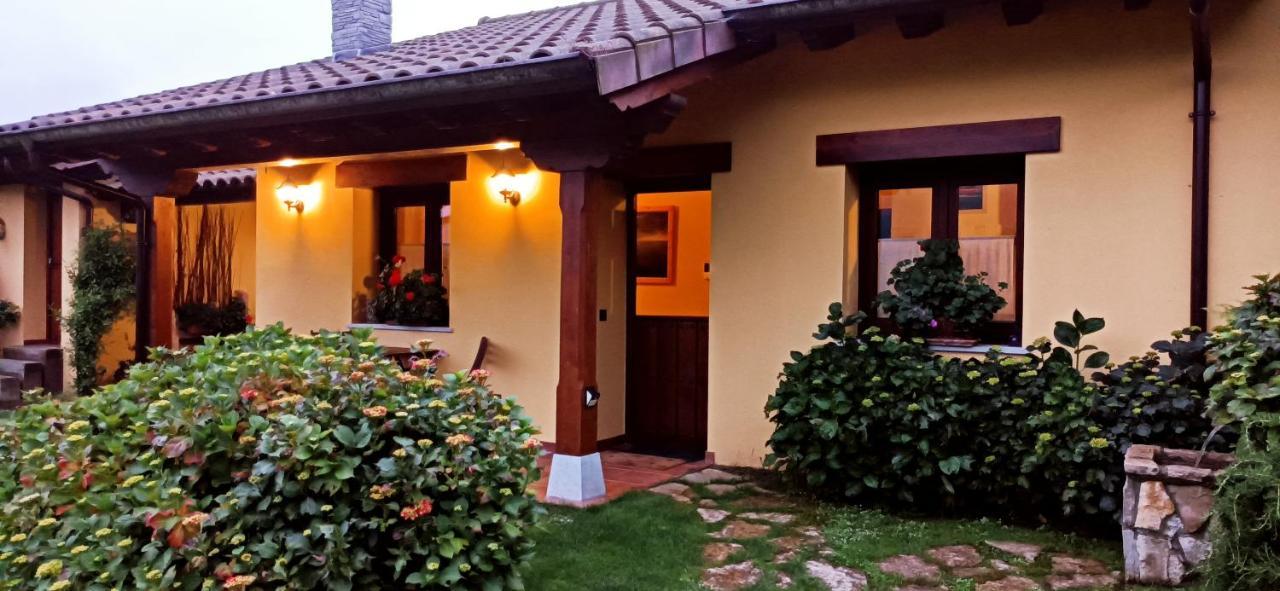 Casas Rurales Entrecastanos Cangas de Onis Exterior photo